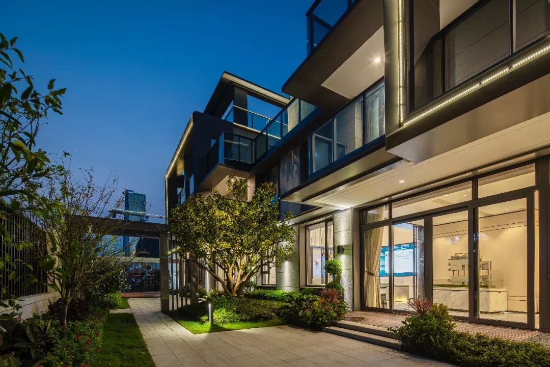 华侨城拟转让3家太原置业公司5%股权 底价合计1500万元