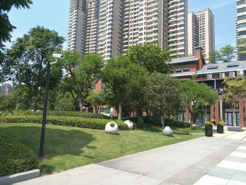 房价“腰斩”到“膝斩”，燕郊投资客感叹：离北京再近也是河北