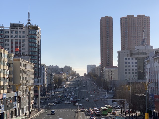 A股地产板块午后多股持续走低 南山控股跌停、万科跌1.98%