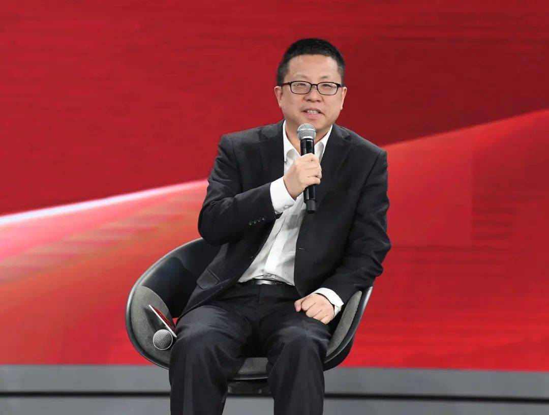 荣盛发展：庄青峰辞任董事、副总裁等职 伍小峰被提名董事候选人